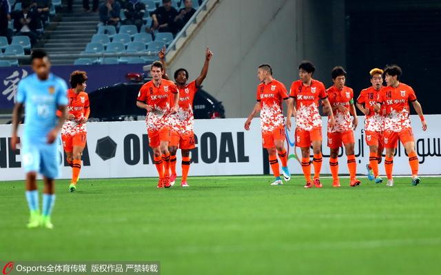 国家新闻出版广电总局副局长张丕民、好莱坞特效大师理查德·泰勒，老电影人田华均出席了本次嘉年华开幕式。