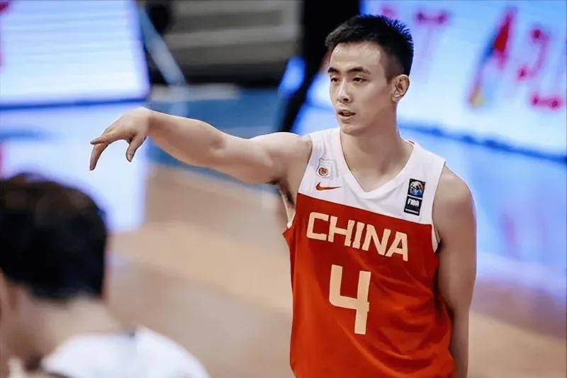 陈雨锶亮相《云南虫谷》发布会 闪光少女变弹弓手 2018-12-29 12月28日，超人气IP鬼吹灯之《云南虫谷》在北京举办“校尉出征”发布会，影片根据天下霸唱的《鬼吹灯之云南虫谷》改编，由非行导演执导，陈雨锶与蔡珩、顾璇、于恒、成泰燊、马浴柯等联袂主演，众主创人员悉 陈雨锶 李嘉豪 任璐遥游览昭通青山碧水 治愈拉满 2025-06-28 “跟着电影游云南”昭通站花絮返图来啦！
