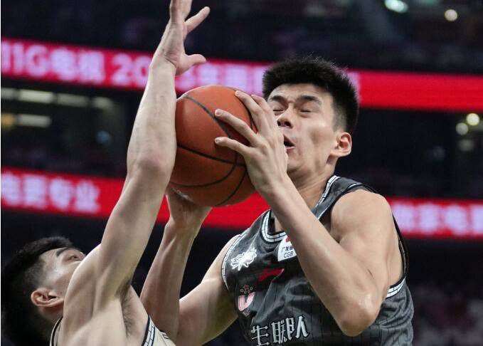 不少角色身上承担着反转的重要性，演员在表演呈现的时候，都完成了极其有层次感的演技，在二刷过程中能细品她们的发展，极具张力。