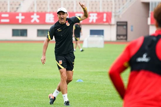 同时，二阶堂富美、有村架纯、菅田将晖、冈田将生等年轻实力派加盟，影片阵容豪华令人期 《亚人》真人版定档明年9.NOUVELLES》在东京都内的福家书店•新宿店举行了发行纪念活动。