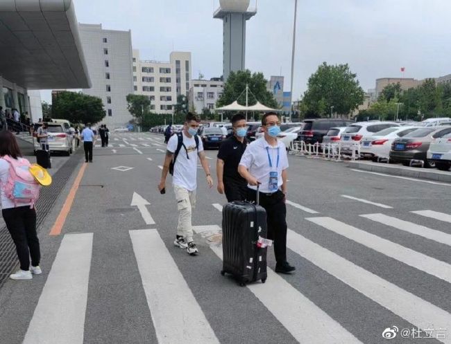“新超人”大卫·科伦斯韦身穿新战袍亮相，这款还原漫画“外穿红内裤”的造型，秀 《超人:传承》曝进展 大卫·科伦斯韦领跑超人候选 2023-06-09 DC影业的新DC宇宙第一部电影《超人：传承》的选角工作，终于要有下一步的进展了。