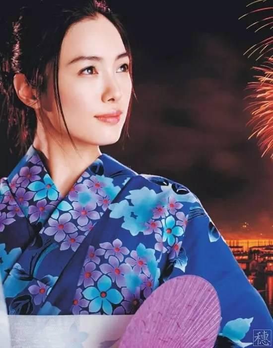 漫威掌门人斯坦·李：蜘蛛侠应保持白人直男形象 2015-06-24 近日，索尼影业的一批内部邮件遭到曝光，其中关于蜘蛛侠银幕角色设定的严格条款引起了人们的争议。