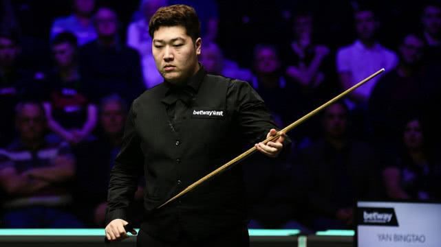 格伦·克洛斯、莎拉·保罗森、泰亚娜·泰勒、金·卡戴珊、妮... 法鲨归来！