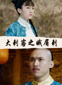二人一前一后在排队，口罩、帽子全副武装十分低调。