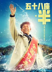 小弗林表情超萌很上镜，不时嘟嘴吐舌，母子出街温馨靓丽风景。