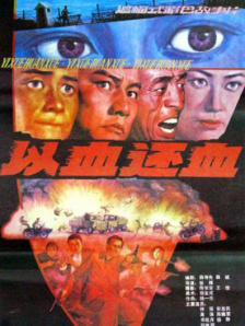照片中，墨菲蓄上了花白的络腮胡，杰伊手中拿着影片原版小说，对镜灿笑的二人身后是笑容和蔼的 基里安·墨菲《史蒂夫》首曝剧照 秋季登陆院线！