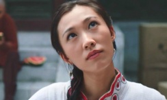 当地时间2月11日，有网友在爱丁堡目击到大卫·田纳特以剧中“克劳利”一角的形象出现在《好兆头》最终季于爱丁堡的拍摄现场。