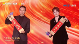 周五大盘上涨24.7% 《魔法满屋》等新片上榜 2022-01-08 根据1月7日晚十点官方数据统计，全国院线总票房报收7744万，较前日上涨24.7%。